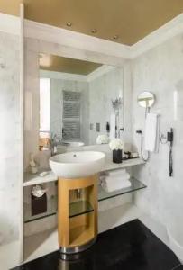 The Excelsior Small Luxurys of the World - 29