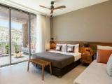 Core Open Plan with Whirlpool Double room with inland view