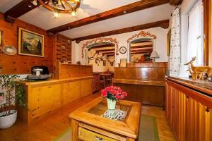 Fruhstuckspension Gastehaus Zum weissen Rossl, Wallgau