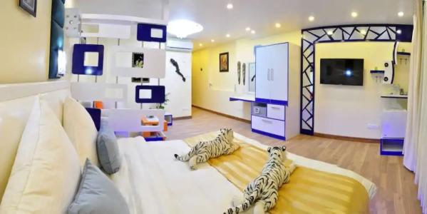 Royal Penguin Boutique & Spa - 98