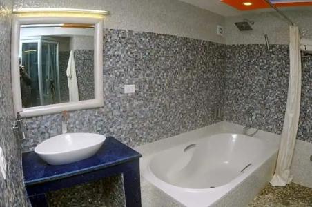 Royal Penguin Boutique & Spa - 121