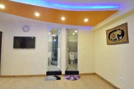 Royal Penguin Boutique & Spa - 135