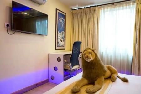 Royal Penguin Boutique & Spa - 44