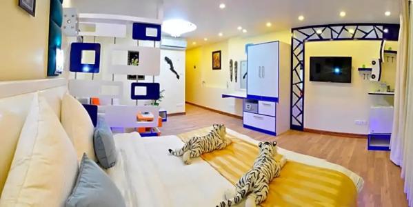 Royal Penguin Boutique & Spa - 123