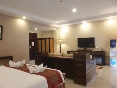 Aristocrat Residence & - 276