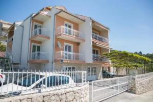 Apartments Nino, Podstrana