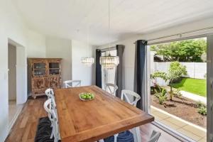 Wyuna Drive, Noosaville