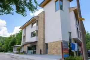 Hotel & Relax Zone Cattleya, Kruschuna