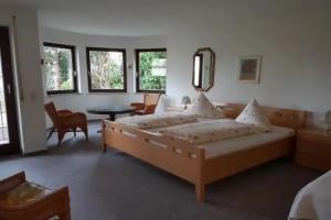 Gästehaus Ursula Fehrenbach Mini-hotel, Neuenburg am Rhein