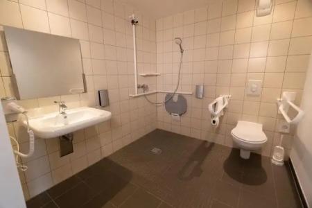 B&B Frankfurt-Airport - 8