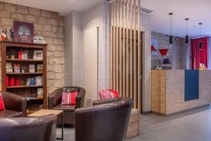Hotel Lilas Blanc, Paris