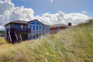 Beauty and the Beach, Waldport