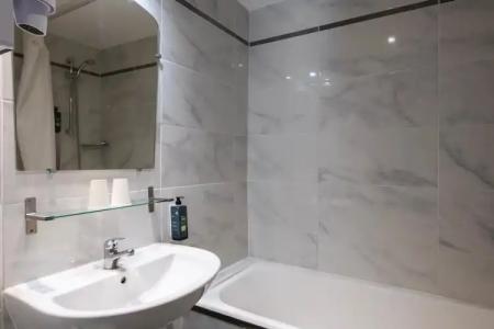 Hôtel Ambassadeur - 8