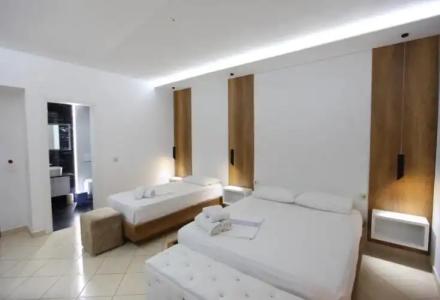 Ksamil Central Park - 4