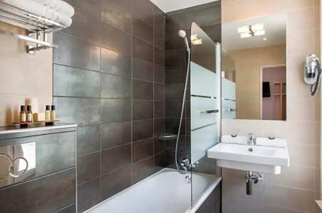 Ariane Montparnasse by Patrick Hayat - 79