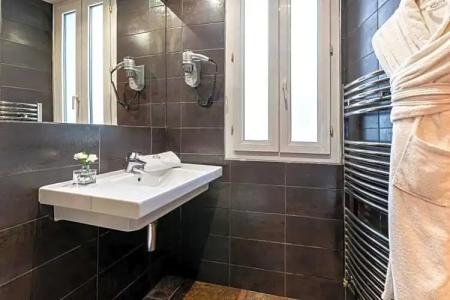 Ariane Montparnasse by Patrick Hayat - 73