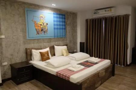 Boutique Poo-Yai Lee - 102