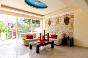 Stonewell Studios, Malia