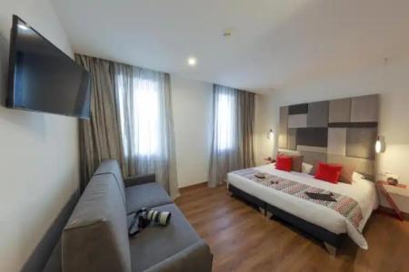 Hôtel Méditerranée - 63