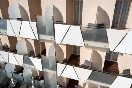 Hôtel Méditerranée - 53