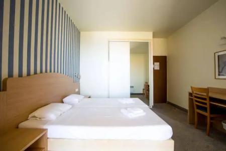 Hôtel Méditerranée - 1