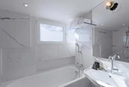 34B - Astotel - 57