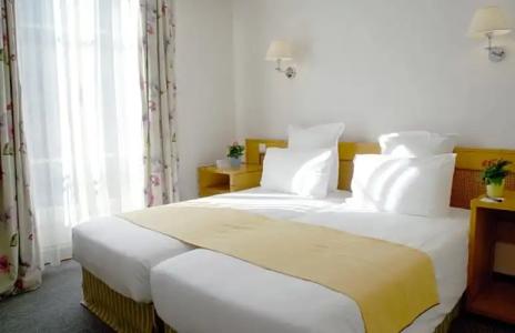 34B - Astotel - 46