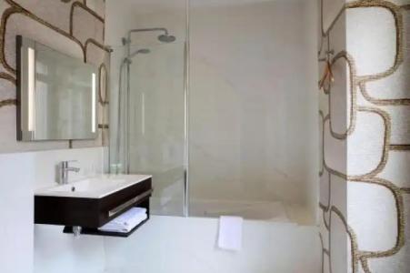 Best Western Ronceray Opéra - 38