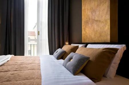 Piazza di Spagna 9 - 99