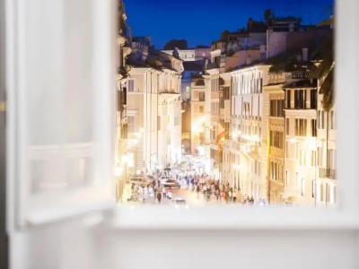 Piazza di Spagna 9 - 26