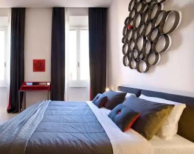 Piazza di Spagna 9 - 87