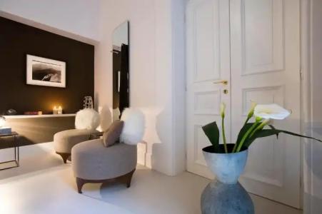 Piazza di Spagna 9 - 102