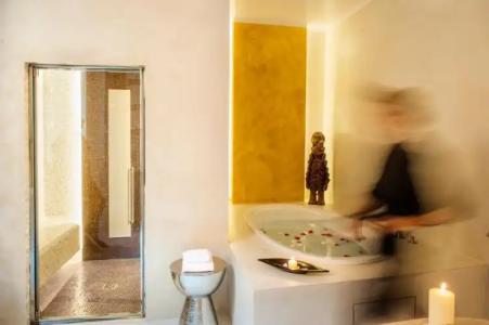 Piazza di Spagna 9 - 242