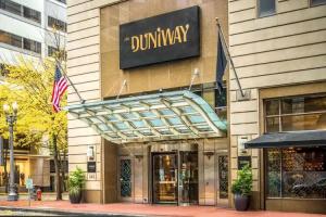 The Duniway, A Hilton Hotel, Portland