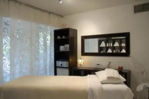 The Cabanas Guesthouse & Spa - Gay Men's Resort, Fort Lauderdale