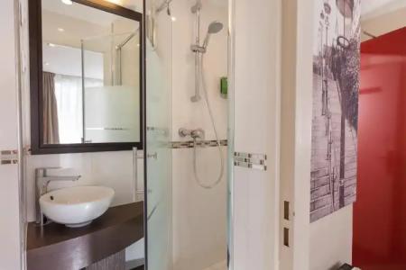 Apolonia Paris Montmartre; Sure Collection by Best Western - 9
