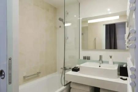 Apolonia Paris Montmartre; Sure Collection by Best Western - 8