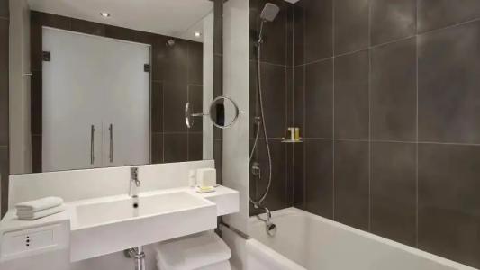 Hyatt Regency Paris Etoile - 40