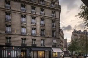 First Hotel Tour Eiffel, Paris