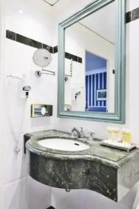 Golden Tulip Washington Opera - 58