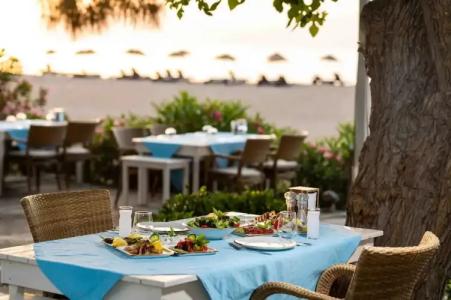 Etenna Beach Bungalows - 4