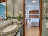 Standard Triple room with sea view