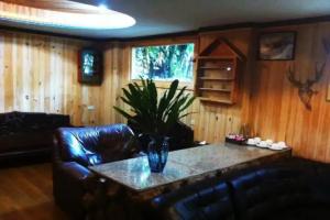 The Log of Paradis Resort, San Kamphaeng