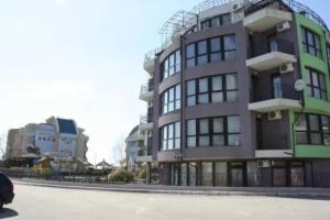 Laguna Beach Hotel, Ravda