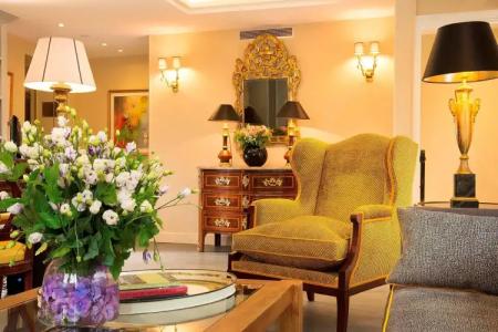 Hôtel Le Relais des Halles - 1