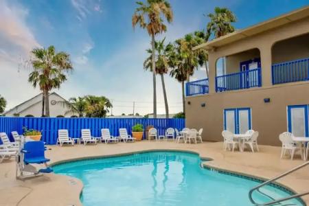 Alister Square Inn - 2