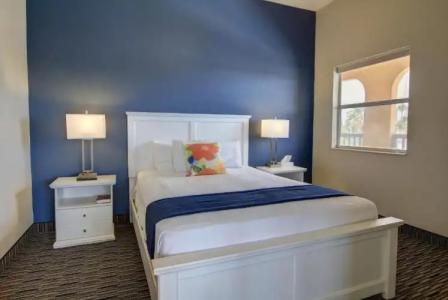 Alister Square Inn - 1