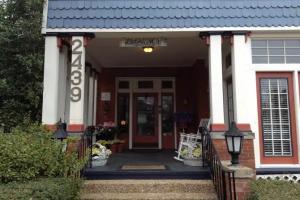 2439 Fairfield "A Bed and Breakfast", Shreveport
