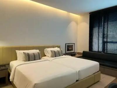 Theatre Residence - 128