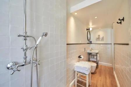 M House - 106